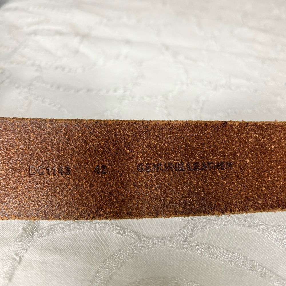 FRYE Men's Brown Genuine Leather Belt. Size 42. - Picture 8 of 9